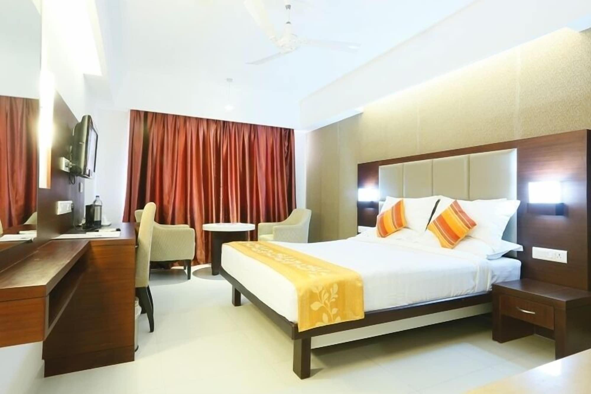 Hotel Moonlit Regency Thodupuzha Ngoại thất bức ảnh