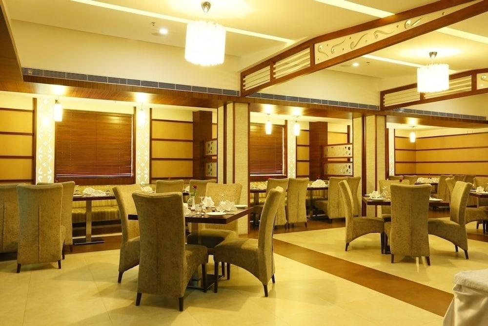 Hotel Moonlit Regency Thodupuzha Ngoại thất bức ảnh