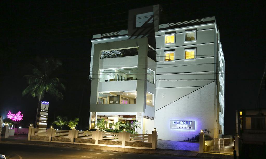 Hotel Moonlit Regency Thodupuzha Ngoại thất bức ảnh