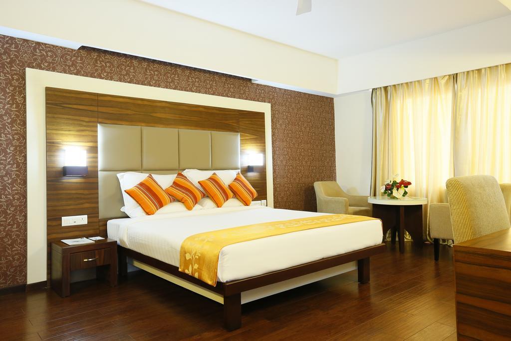 Hotel Moonlit Regency Thodupuzha Ngoại thất bức ảnh