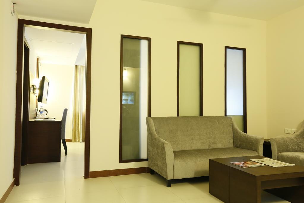 Hotel Moonlit Regency Thodupuzha Ngoại thất bức ảnh