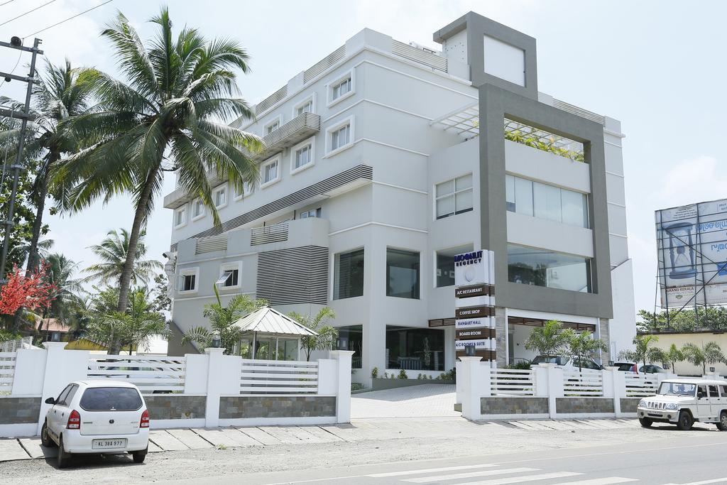 Hotel Moonlit Regency Thodupuzha Phòng bức ảnh
