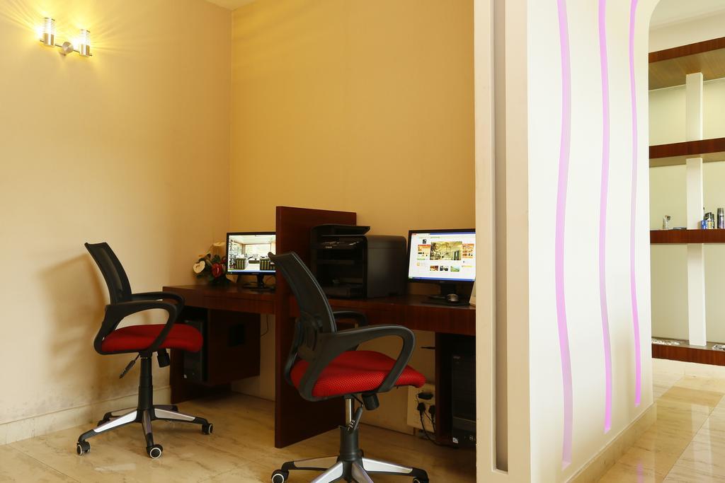 Hotel Moonlit Regency Thodupuzha Phòng bức ảnh