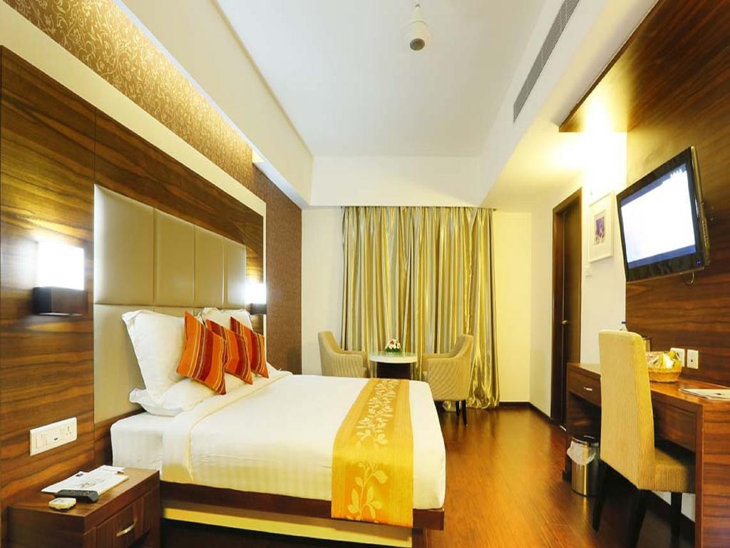 Hotel Moonlit Regency Thodupuzha Ngoại thất bức ảnh