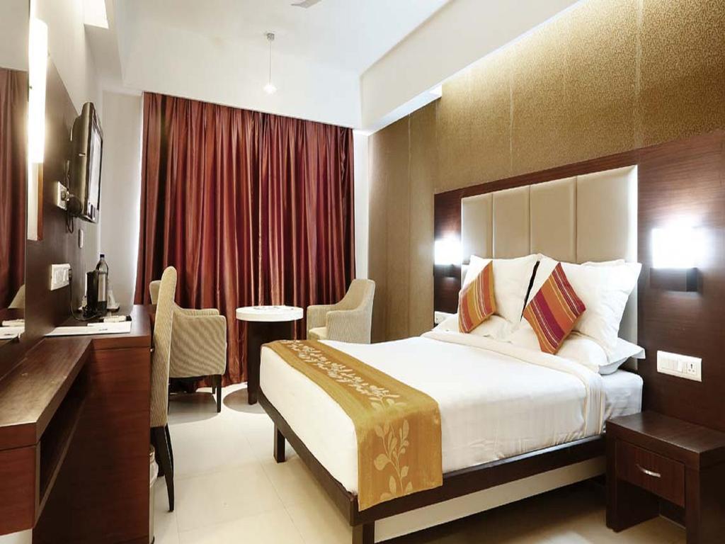 Hotel Moonlit Regency Thodupuzha Ngoại thất bức ảnh